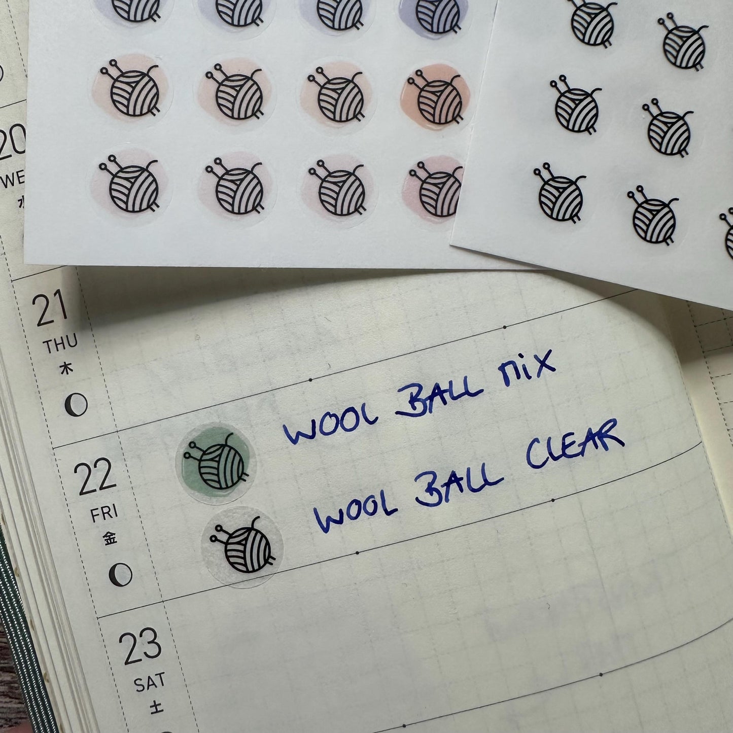 Stickerbogen Stricken, Häkeln, Wollknäuel, einzeln ablösbare kreisrunde Sticker in transparent matt für Bullet Journal, Planer und Kalender