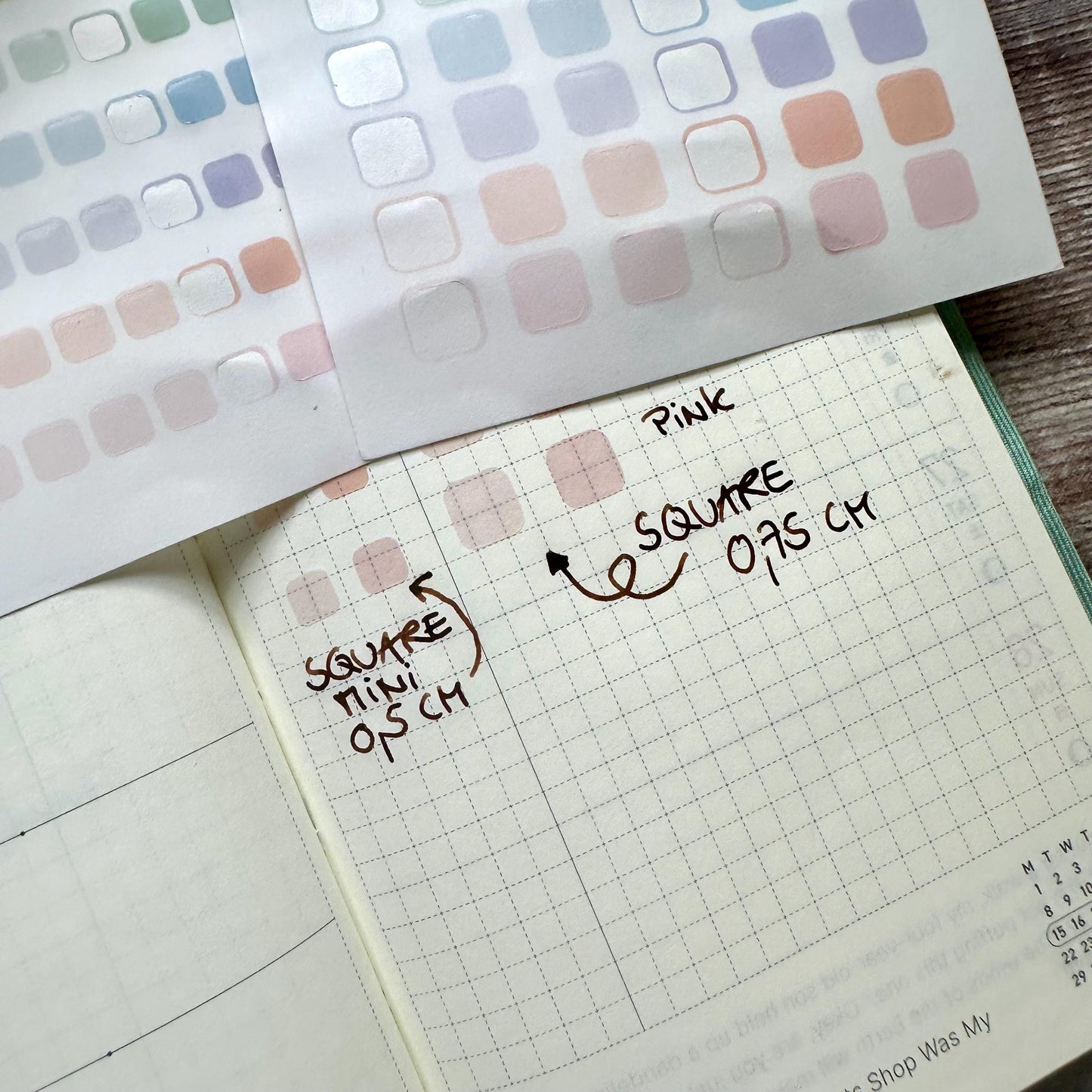 Stickerbogen kleine Quadrate, einzeln ablösbare Sticker in viereckiger Form in transparent matt für Bullet Journal, Planer und Kalender