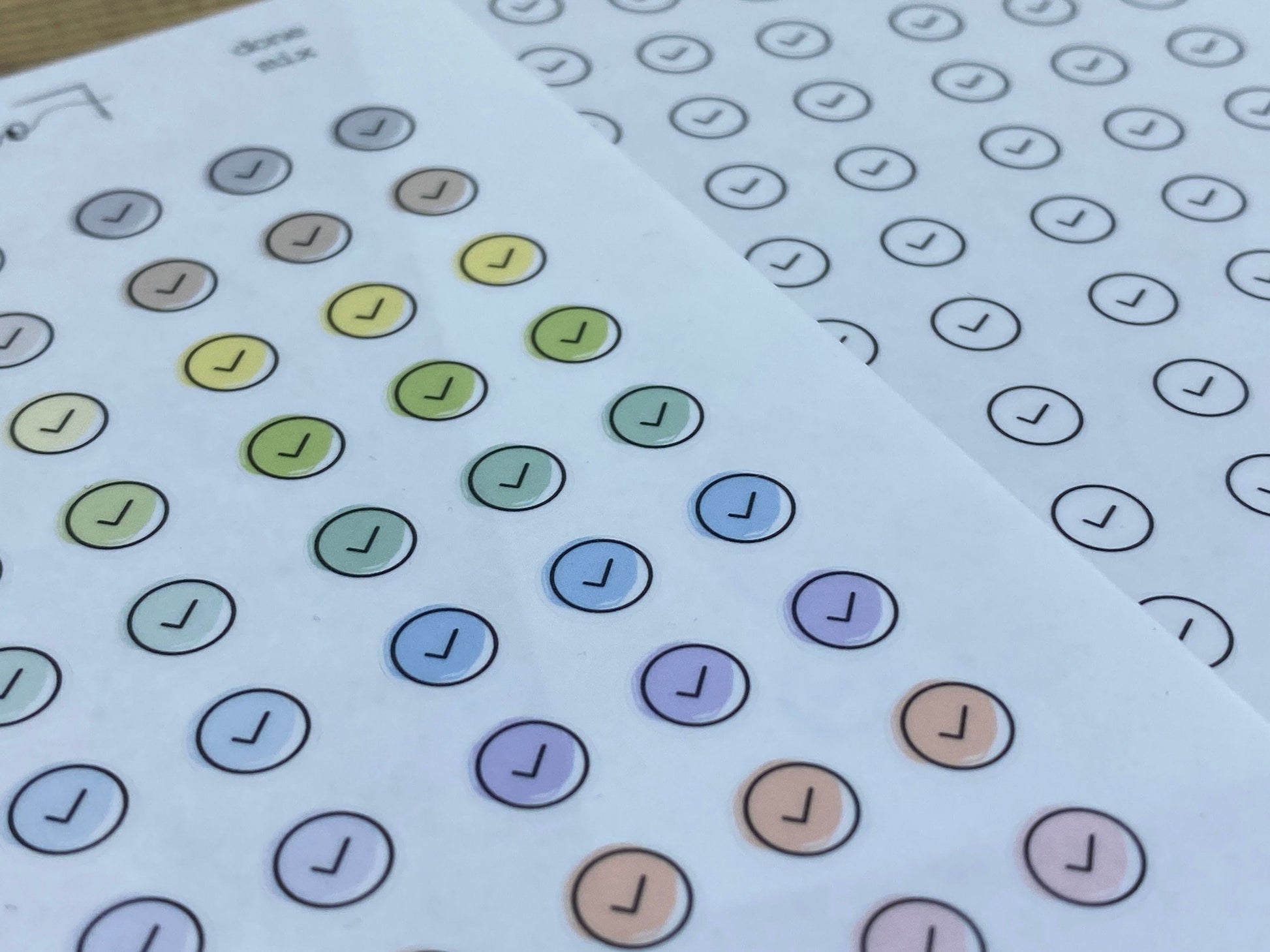 Stickerbogen mit Häkchen, erledigt | kreisrunde Sticker transparent matt | Sticker für Bullet Journal, Planer und Kalender