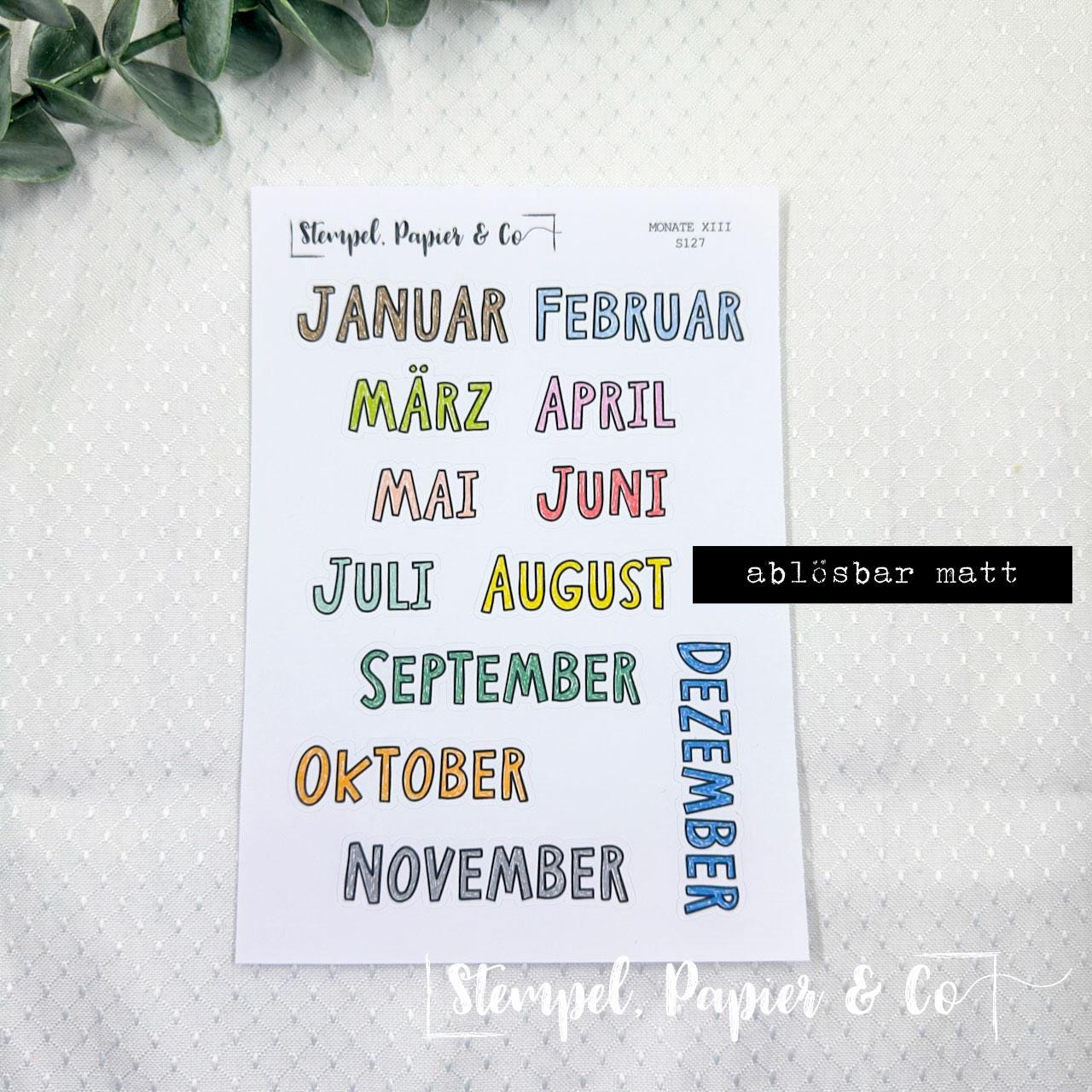 Stickerbogen Monate Januar bis Dezember, einzeln ablösbare Sticker, Schriftart 13, zwei Versionen für Bullet Journal, Planer und Kalender