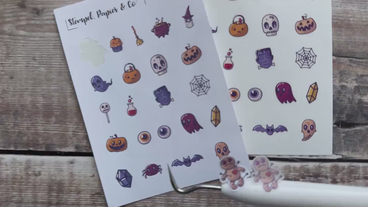 kleiner Stickerbogen mit kleinen Halloween Motiven, Doodles, einzeln ablösbare Sticker zum Dekorieren für Bullet Journal, Planer, Kalender